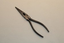 Vintage Crescent 654 - 7โ Needle Nose Pliers Made In USA Crestoloy