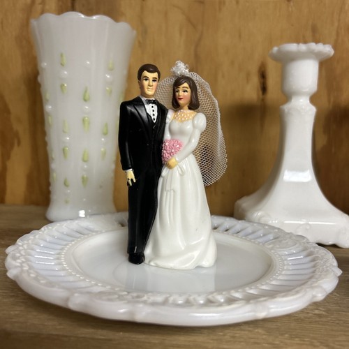 Vintage 1986 Bakery Crafts Wedding Couple Cake Topper Plastic Veil 4.5" Tall