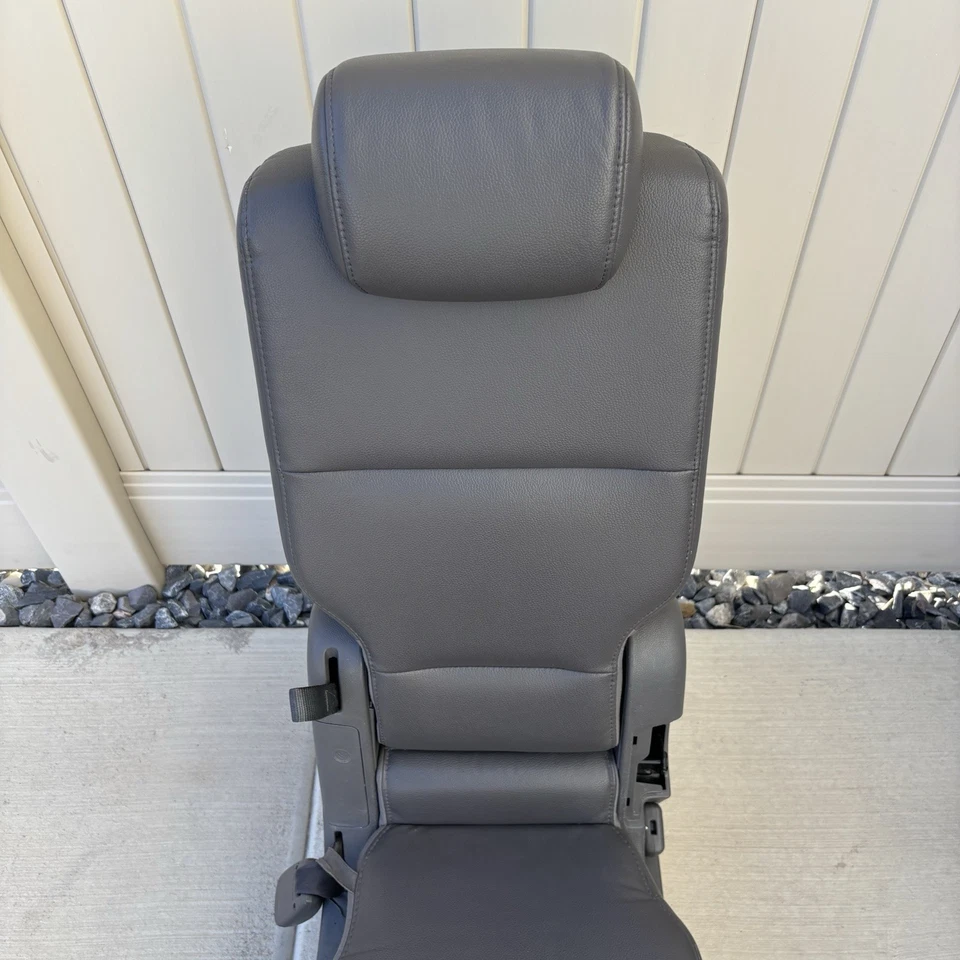 Honda Odyssey 2011-2017 segunda fila asiento de salto medio gris oscuro OEM Foto 2 de 4