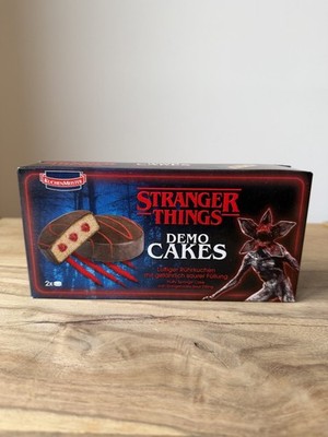   2 STÜCK SEALED DEMO CAKES COOKIES BROWNIES STRANGER THINGS FUNKO POP!  
