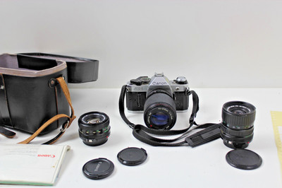 Canon AE-1 Program Spiegelreflexkamera FD 35-70mm, FD 50mm, Tokina SD 70-210mm