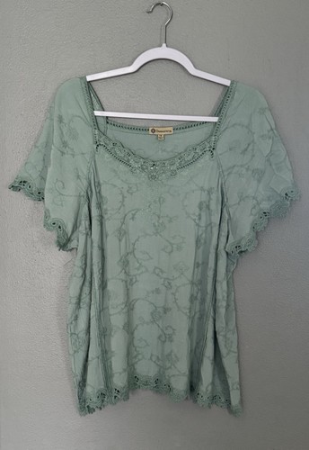 Democracy Womens Plus Size 1X Green Flutter Sleeve Lace Trim Top Floral Mature - Picture 2 of 13