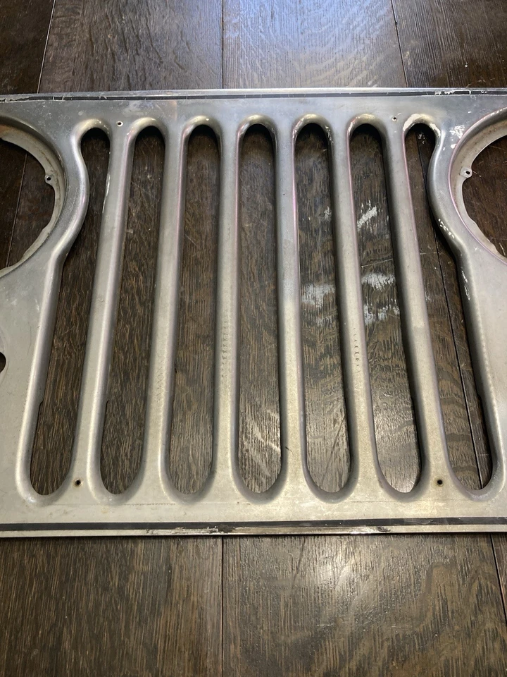 Jeep CJ5 CJ7 1976-1986 Laredo cubierta superpuesta parrilla cromada delantera OEM Foto 4 de 4