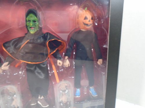 NECA HALLOWEEN 3 SEASON OF THE WITCH--3 TRICK OR TREATERS FIGURE SET (NEW) - Picture 5 of 12
