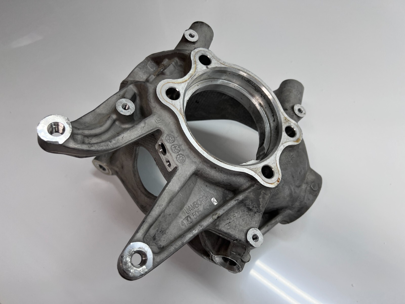 LAMBORGHINI HURACAN TECNINCA PASSENGER REAR RIGHT RH HUB CARRIER OEM 4T0505434K
