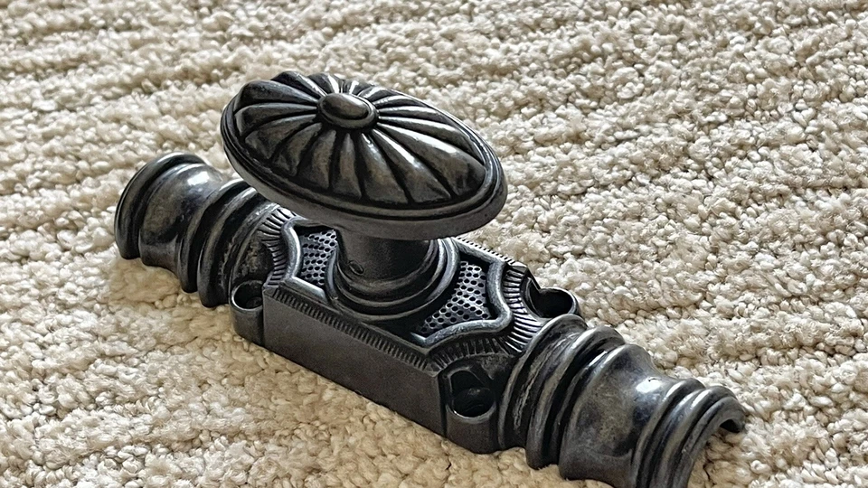 Perno cremona francés de metal para puertas de gabinete de hasta 100" de alto Foto 4 de 4