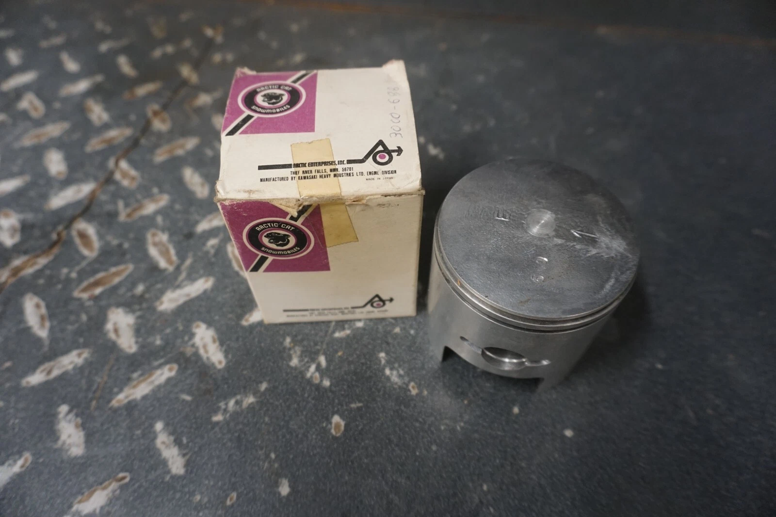NEW Vintage Arctic Cat OEM Piston AC EXT 650 3000-668