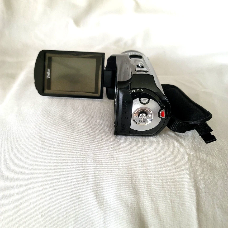 Vivitar DVR 960HD 1080i HD 12x Optical Zoom Video Camera Camcorder Black Bundle - Image 4 of 4