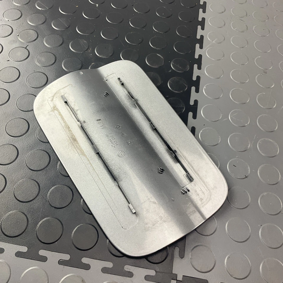 BMW X3 2011-2017 tapa de llenado de combustible gas cubierta puerta usado OEM 7238086 Foto 2 de 4