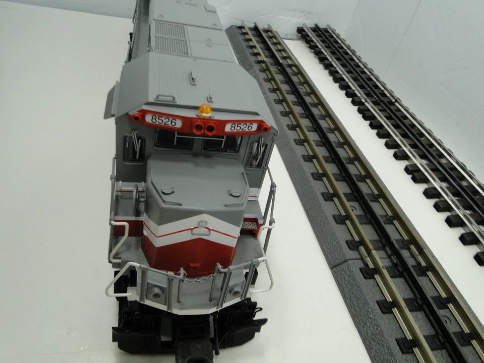 Atlas O Scale LMX Dash 8-40B Cab# 8526 - Image 4 of 4