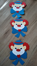 Fensterbild - Kette Tonkarton basteln Deko Karneval Clown blau Schleife Hut Herz