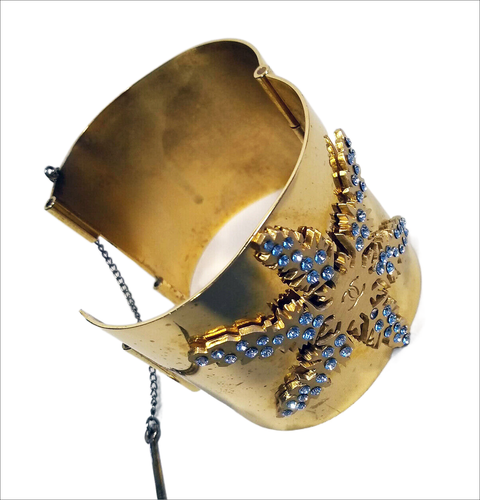 Vintage CHANEL Authentic Cuff Bangle Bracelet Snowflake 2001 Autumn Gold Plated - Picture 2 of 10