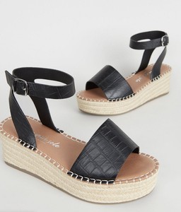 wide fit sandals size 8