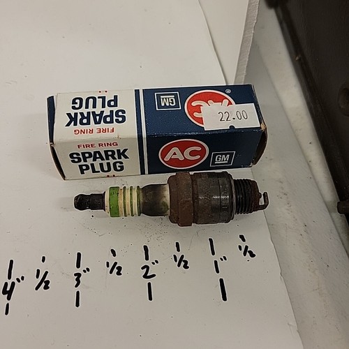 Vintage AC DELCO GM 45S Green, Fire Ring Spark Plugs #22 - Picture 5 of 6