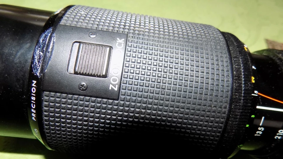 Camera Lens Kiron 70-210-mm F4 Macro Zoom Lens. Pentax Mount w Zoom Lock - Image 4 of 4