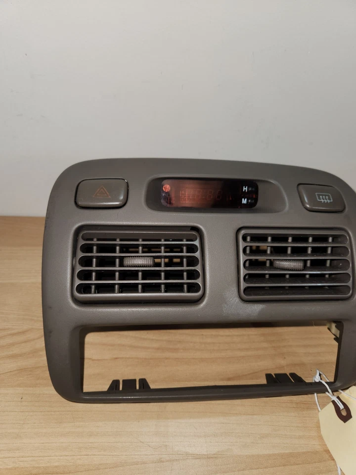 1998 1999 2000 2001 2002 TOYOTA COROLLA CENTER DASH AC HEATER VENTS 55405-02060 - Image 3 of 4