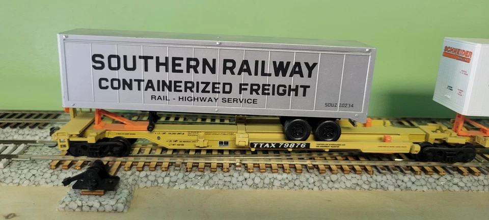 Walthers HO 263' 5-Unit All Purpose Spine Car TTAX #79876 With Trailers - Image 2 of 4
