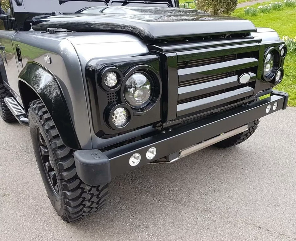 For Land Rover Defender Front Grille & Headlamp Cases SVX Style Gloss Black UK - Image 3 of 4