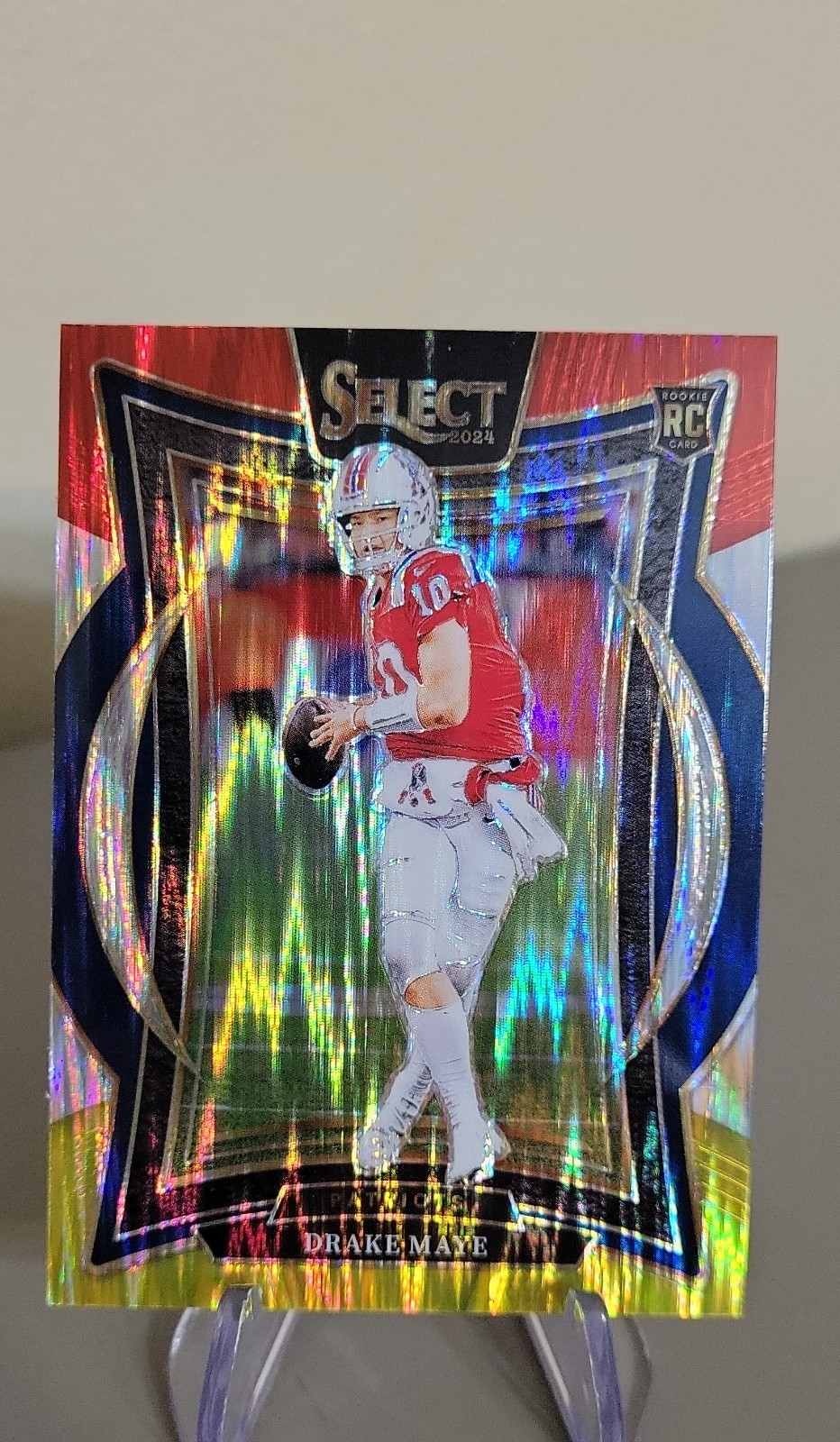 2024 Panini Select - Concourse Drake Maye #27 Red & Yellow Shock Prizm (RC)