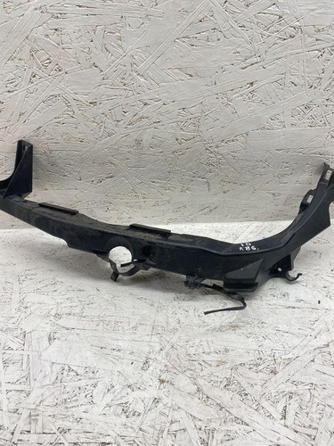 BMW 3 E90 Rechte Scheinwerferhalter 7138401 2.00 Diesel 2011 33467053