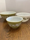 Pyrex Spring Blossom Mixing Bowl Set 3 Piece Great Condition 401 402 403