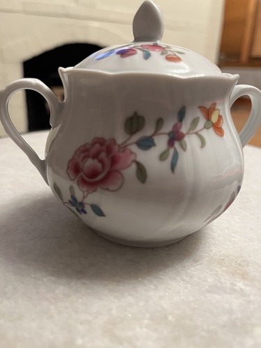 Zuccheriera Bernardaud Limoges modello Lowsoft e coperchio osso Cina dalla Francia - Foto 8 di 9
