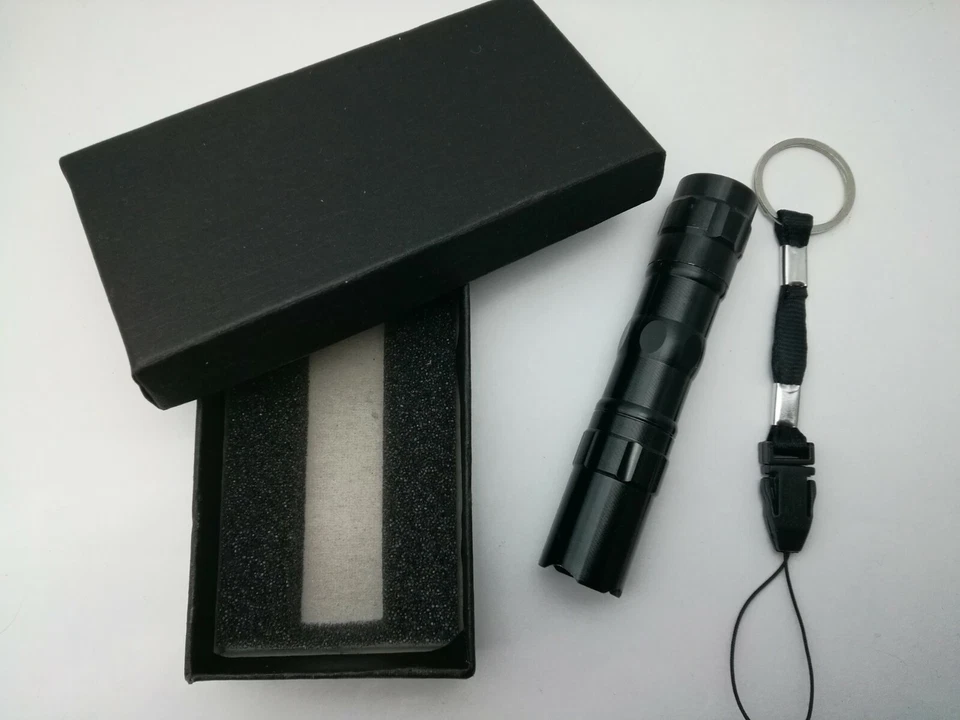 Linterna deportiva mini negra led 3 W multicolor a pilas 3W - Imagen 3 de 4