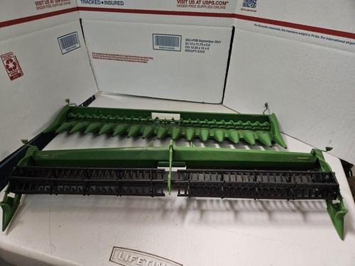 1/64 Ertl John Deeres S690 Combine Heads - 第 1/20 張圖片