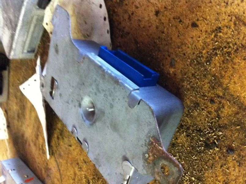 98 99 00 S10 CHASIS BLAZER MÓDULO DE CONTROL DE CARROCERÍA ECM ID TABLERO CENTRAL 6430 Foto 3 de 4