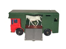 1969 Lesney Matchbox Series #17 Ergomatic Cab Horse Box w/ One Horse