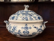 Meissen sword mark Blue Onion LARGE (15" x 9" x  11") Tureen with lid