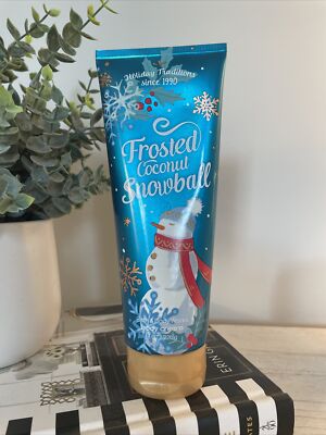 Bath & Body Works Body Cream Frosted Coconut Snowball Signature Collection 8oz.