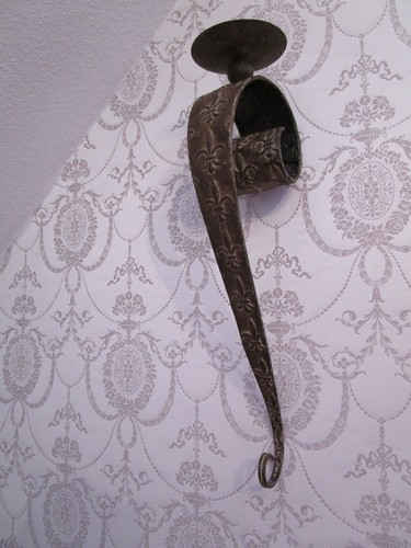 Wand Kerzenhalter Metall Retro eingeprägtes Lilienmuster Deko Wandkerzenleuchter - Bild 7 von 16