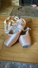 Used Custom Suffolk Stellar Pointe Shoes