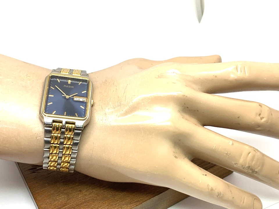 Reloj Pulsar By Seiko V733-5000 Cuarzo Tanque Vintage Esfera Azul Dos Tonos Acero Foto 3 de 4