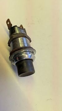 ROLLS ROYCE SILVER SHADOW IFUEL RELEASE LID BUTTON UD18934