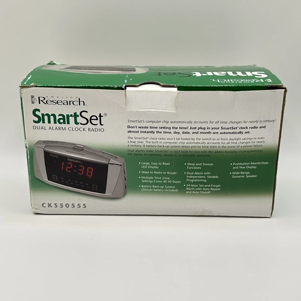 Emerson Research Smart Set Dual Auto Setting Alarm Clock Radio CKS5055B - Image 3 of 4