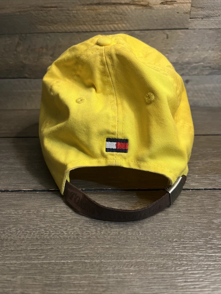 Gorra Tommy Hilfiger 1985 vintage años 90 cuero con tirantes amarillo Foto 2 de 4