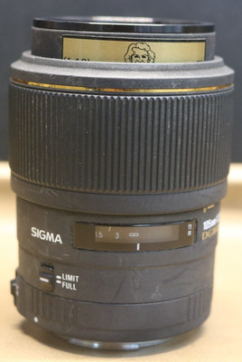 Sigma EX 105mm 1:2.8 DG macro camera lens