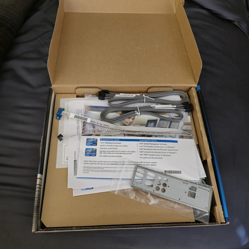 *New* Intel Server board S5520SC Motherboard Dual Socket LGA1366 PC3 - Image 2 of 4