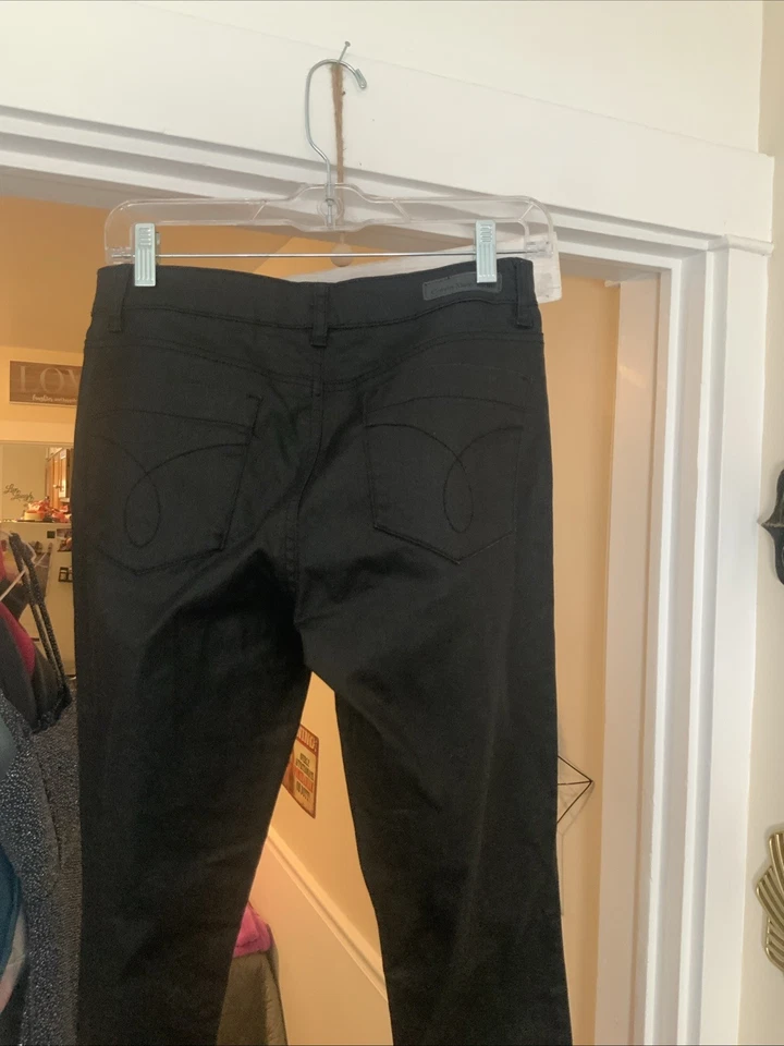 ЖЕНСКИЙ РАЗМЕР 8 CALVIN KLEIN JEGGINGS БЛЕСТЯЩИЙ ЧЕРНЫЙ В ЦВЕТЕ НОВЫЙ БЕЗ ЯРЛЫКОВ ДИСПЛЕЙ МОДЕЛЬ - Изображение 3 из 4