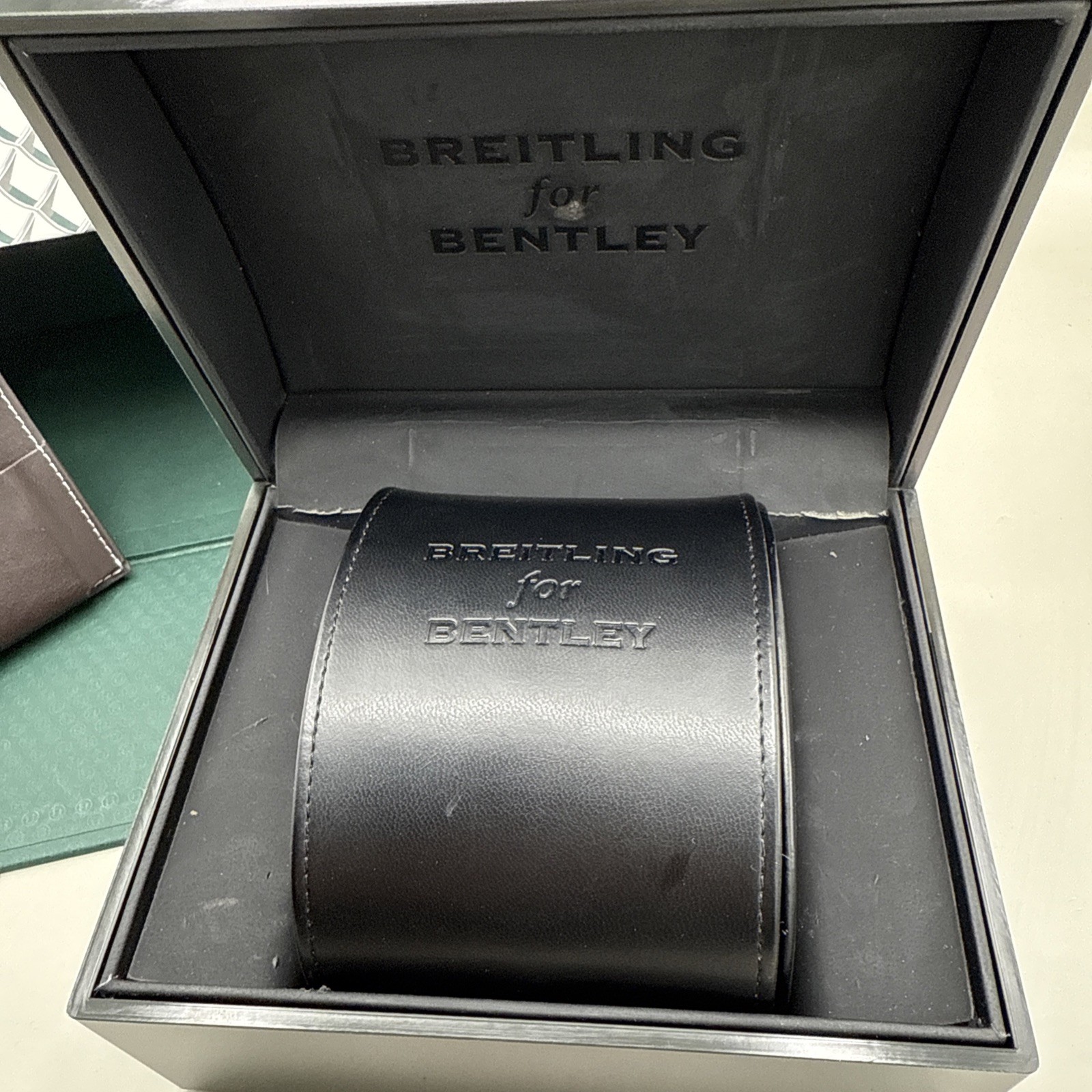 breitling bentley watch 214/1000 Flying V Automatic Chronograph LIMITED EDITION image 2