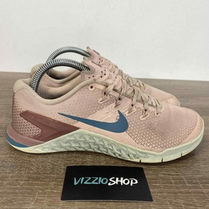 nike metcon beige