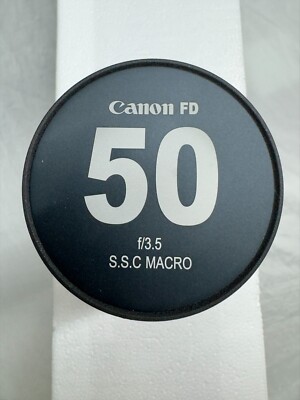 A Product/Lens Set Canon Compact-Macro Ef 50Mm F2.5 Life-Size Converter