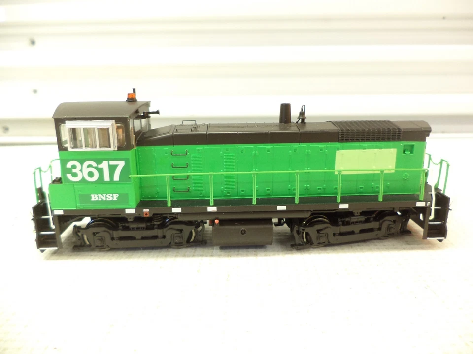 Athearn Ho 86842, SW1000, BNSF 3617, Tsunami 2 DCC Sound - Image 3 of 4