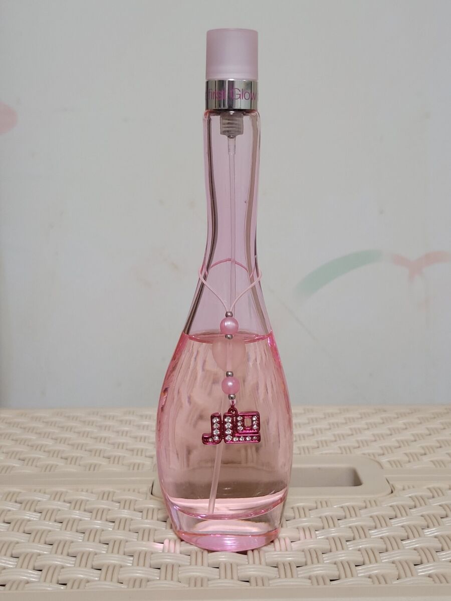 Love At First Glow Eau De Toilette Spray By Jennifer Lopez - 1 oz Love At First Glow Eau De Toilette Spray By Jennifer Lopez - 1 oz