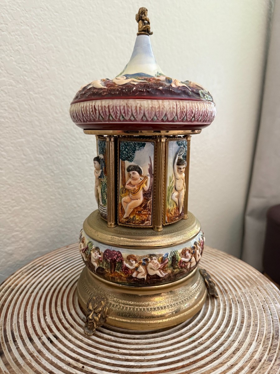 reuge cigarette carousel Reuge Capodimonte Porcelain Musical Lipstick Cigarette Carousel Music Box  Rare