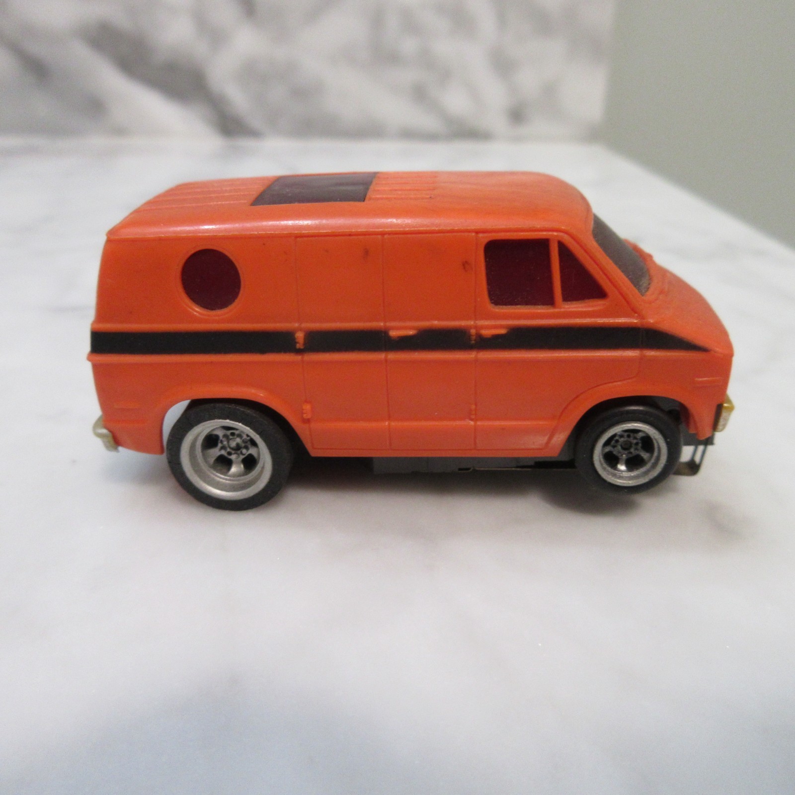 AS IS 1970s Aurora AFX Magnatraction Orange Dodge Street Van Slot Car (WD12-B29) thumbnail 2