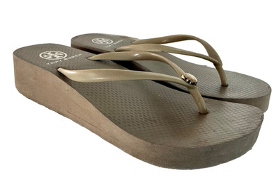 Tory Burch Beige / Tan Flip Flops Sandals Thongs Missing One Logo Size 6