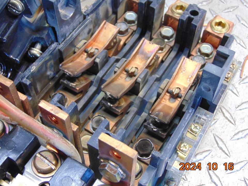 Square D 8536 SF01 Contactor Heater Motor Starter Nema Size 4 100Hp